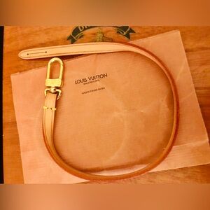 NEW VINTAGE AUTHENTIC LOUIS VUITTON VACHETTA ACCESSORIES SHORT STRAP POCHETTE